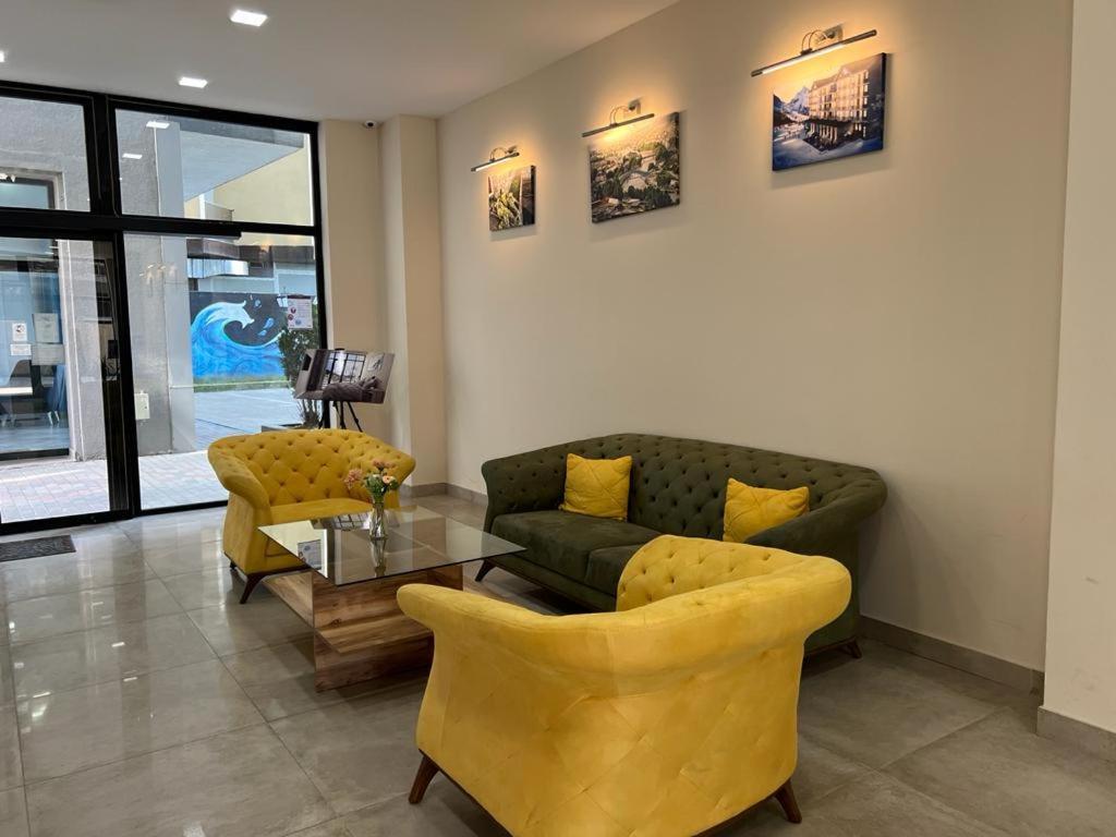 Liana Sea & Sky Suites Batoemi Buitenkant foto