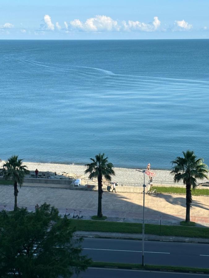 Liana Sea & Sky Suites Batoemi Buitenkant foto