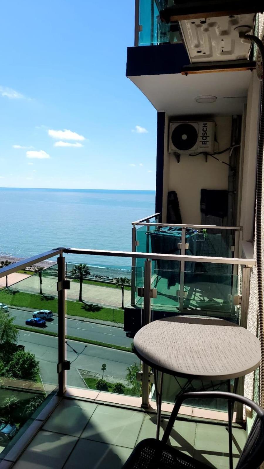 Liana Sea & Sky Suites Batoemi Buitenkant foto